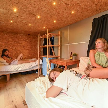 Caravan Hostel Tel Aviv By Roger Age 18-45 Esterno foto